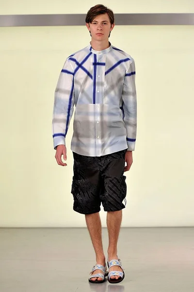 Look 2